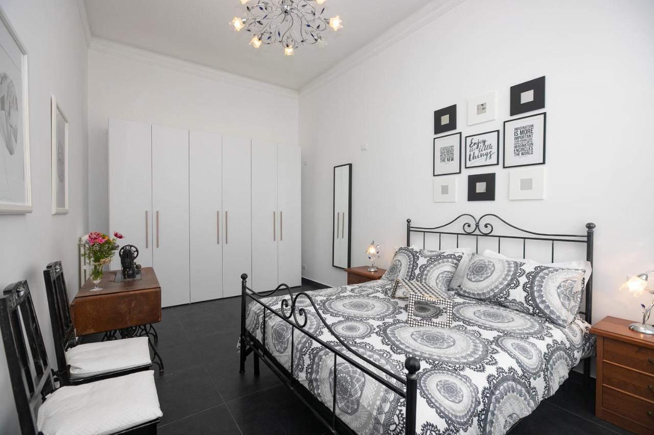 Real Italian Estate - Luxury Black&White Genova Exterior foto