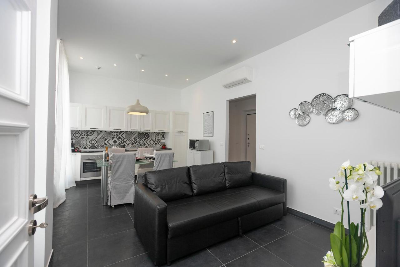 Real Italian Estate - Luxury Black&White Genova Exterior foto