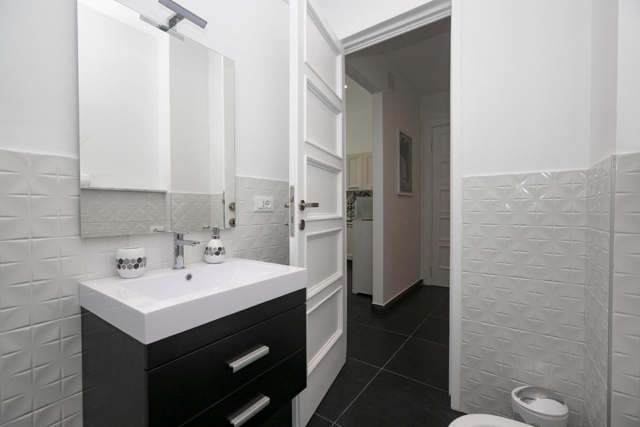 Real Italian Estate - Luxury Black&White Genova Exterior foto